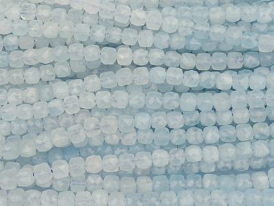würfelförmige 4mm Aquamarin Steinperlen