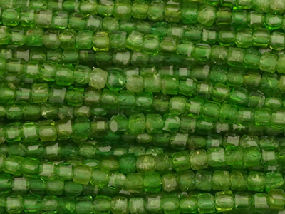 wunderschöne grüne würfelförmige Diopsid Steinperlen 2mm - N