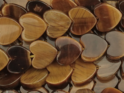 herzförmige Tigerauge Steinperlen 6mm Herzen - Nahaufnahme