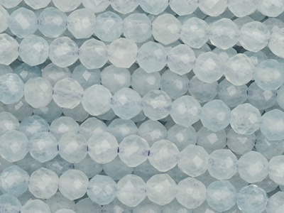 facettierte 3mm Aquamarin Steinperlen - Nahaufnahme