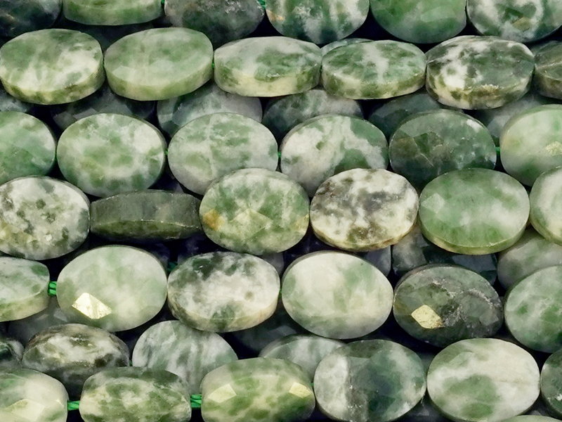 facettierte, flache Oliven Perlen aus Grünem Jaspis Stein - 