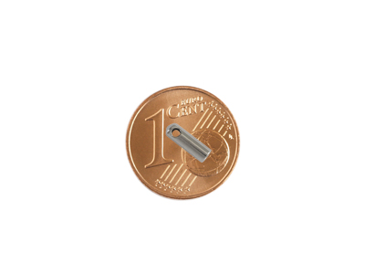Endkappen für 1,5mm Bänder, Bild 2 mit Größenvergleich
