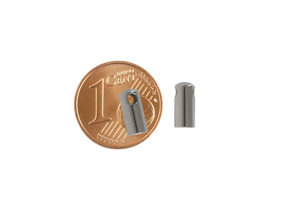 Endkappen für 3mm Bänder, Bild 2 mit Größenvergleich