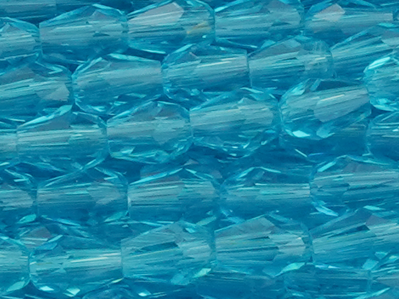 kleine, facettierte Glasperlentropfen 3x4mm - Nahaufnahme