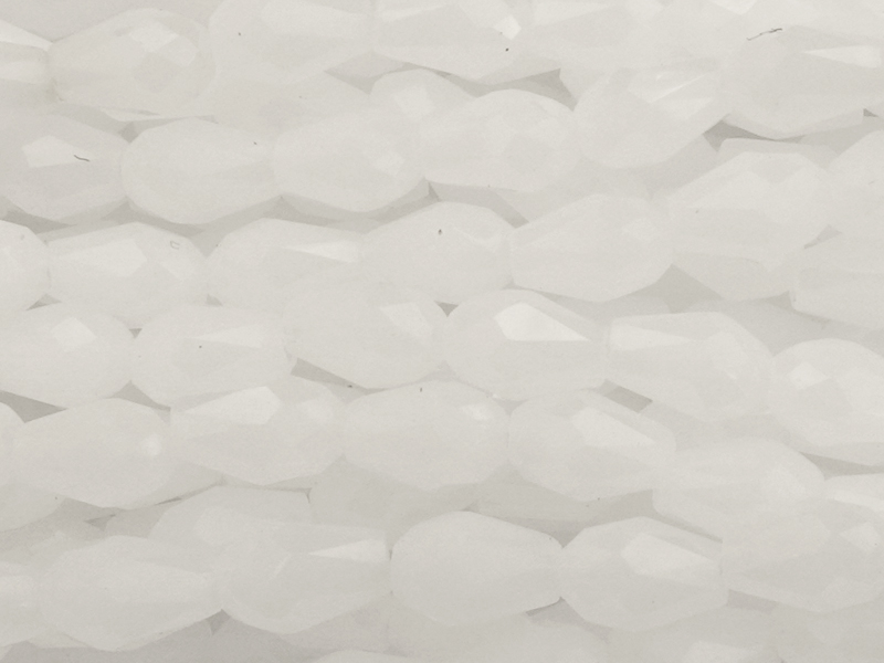 kleine facettierte Glasperlentropfen 3x5mm, Farbe: weiße Jad