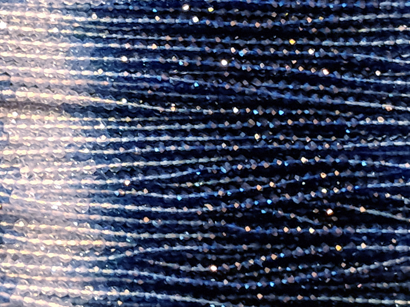 facettierte Glasperlen 2mm, farblich verlaufend angeordnet -
