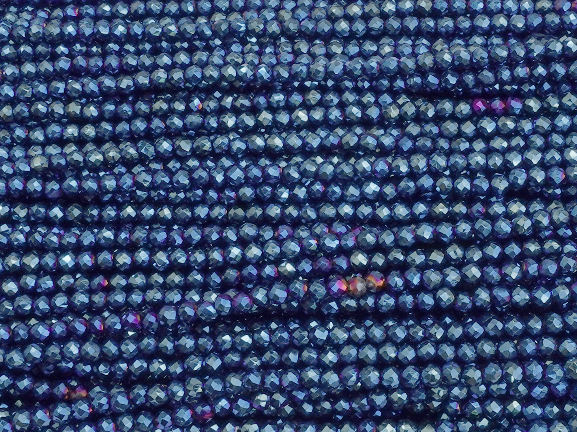 winzige, facettierte, geschlilffene runde Glasperlen 2mm, Fa