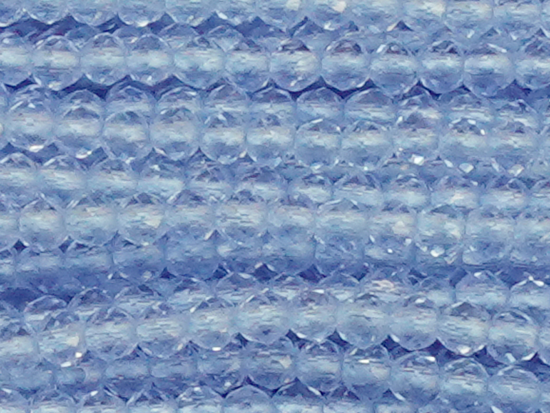 geschlilffene runde Glasperlen 2mm, Farbe: Hellblau - Nahauf