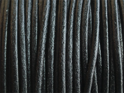 dünnes schwarzes Lederband 2mm, Bild 1