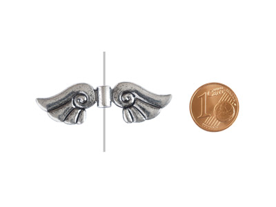 Engelflügel aus Metall mit Größenvergleich