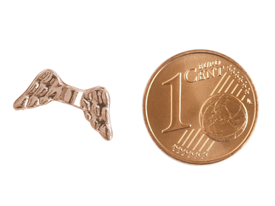Engelflügel aus Metall mit Größenvergleich