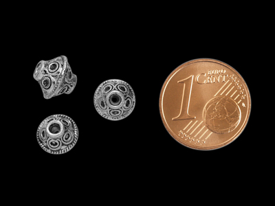 Metallperlen altsilberfarbig Bild mit Größenvergleich