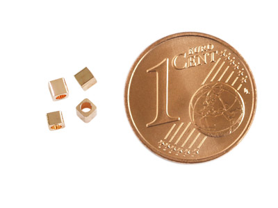 Rosegold Würfelperlen 2mm mit Größenvergleich