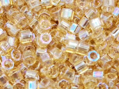 facettierte Miyuki Delica Perlen Größe 11/0 Farbe: DBC100 Li