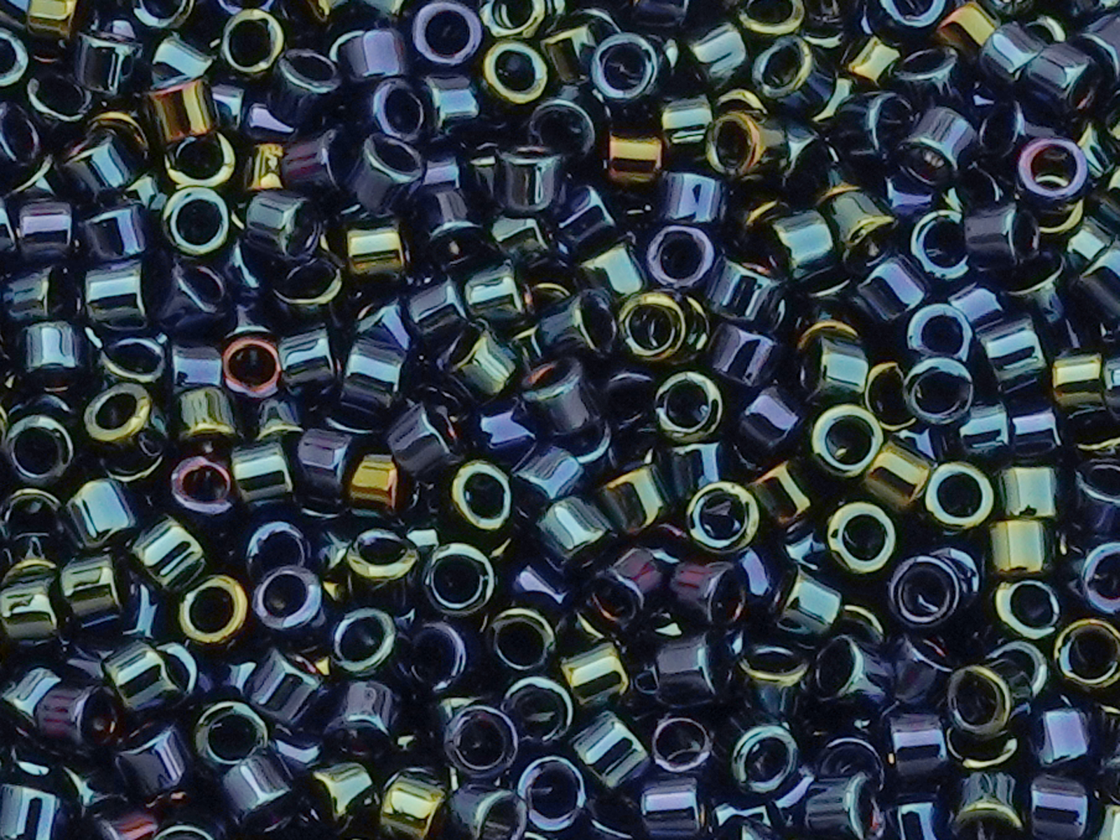 MIYUKI Delica Perlen 11/0 Farbe: DB2 Metallicblau - Nahaufna