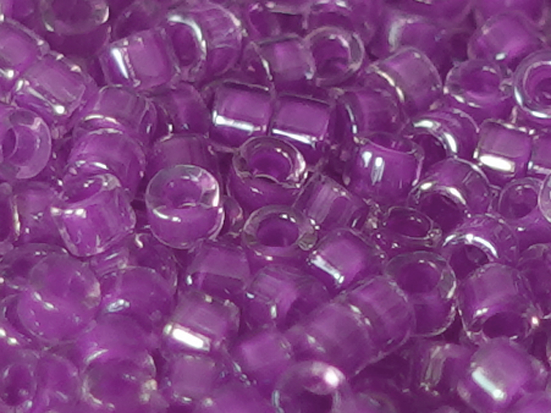 MIYUKI Delica Glasperlen 11/0 Farbe: DB73 Lila Violett - Nah