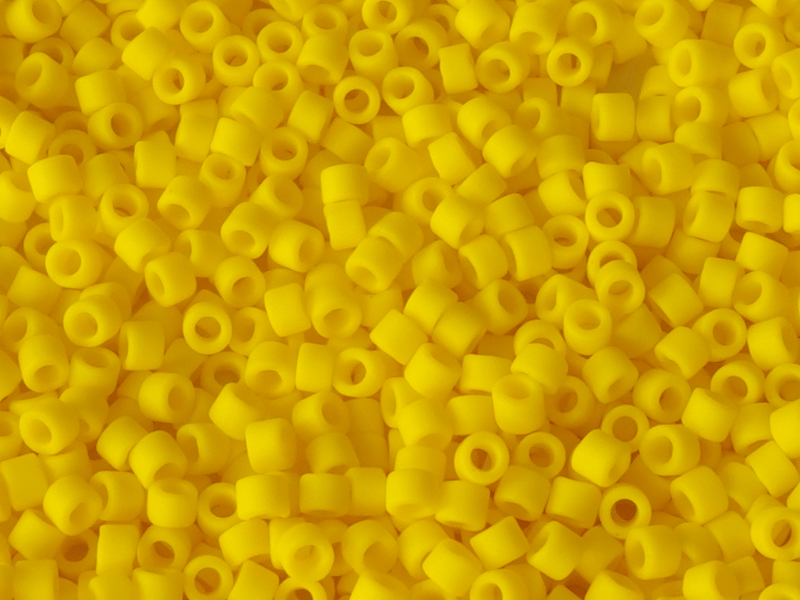 MIYUKI Delica Perlen 11/0 Farbe: DB1582 gelb matt