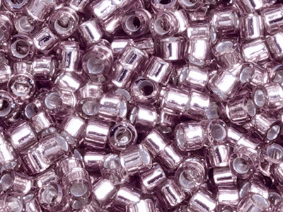 violette MIYUKI Delica Perlen 11/0 Farbe DB146 - Nahaufnahme