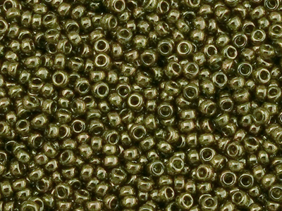 grüne Miyuki Rocailles Saatperlen 15/0 Farbe 307 mit Goldlus