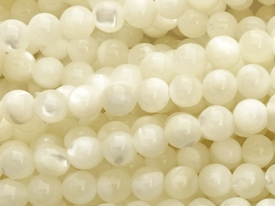 echte winzige runde Muschelperlen 3,5mm - Nahaufnahme