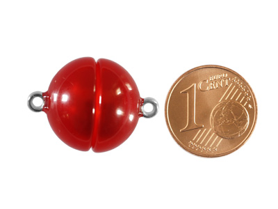 shiny red round Polaris magnetic clasp, picture 2 with size comparison