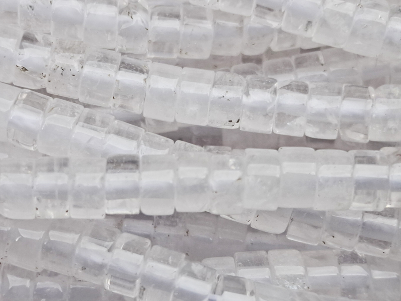 scheibenförmige Heishi Perlen 4x2mm aus echtem Bergkristall
