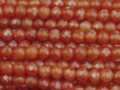 schöne facettierte 3mm Karneol Steinperlen - Nahaufnahme