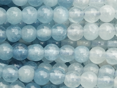 runde 4mm Aquamarin Steinperlen - Nahaufnahme