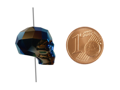Swarovski Skull Bead 13mm Crystal Metallic Blue 2x mit Größenvergleich