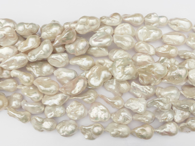 große unregelmäßige Perlen, Zuchtperlen, Barockperlen