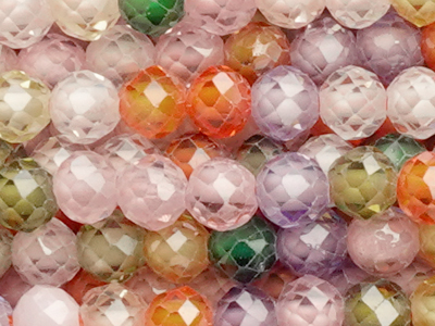 bunte facettierte Zirkonia Perlen 3mm - Nahaufnahme