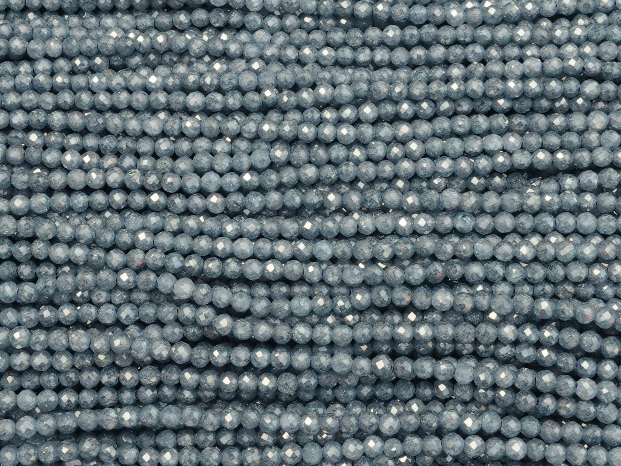 jeansblaue, facettierte Zirkonia Perlen 2mm