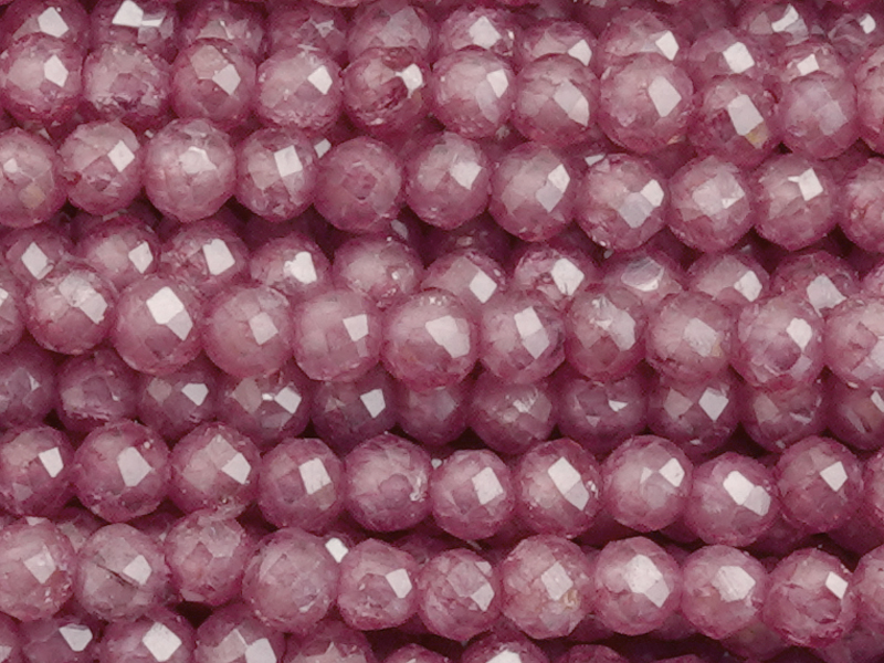weinrote, facettierte Zirkonia Perlen 2mm - Nahaufnahme