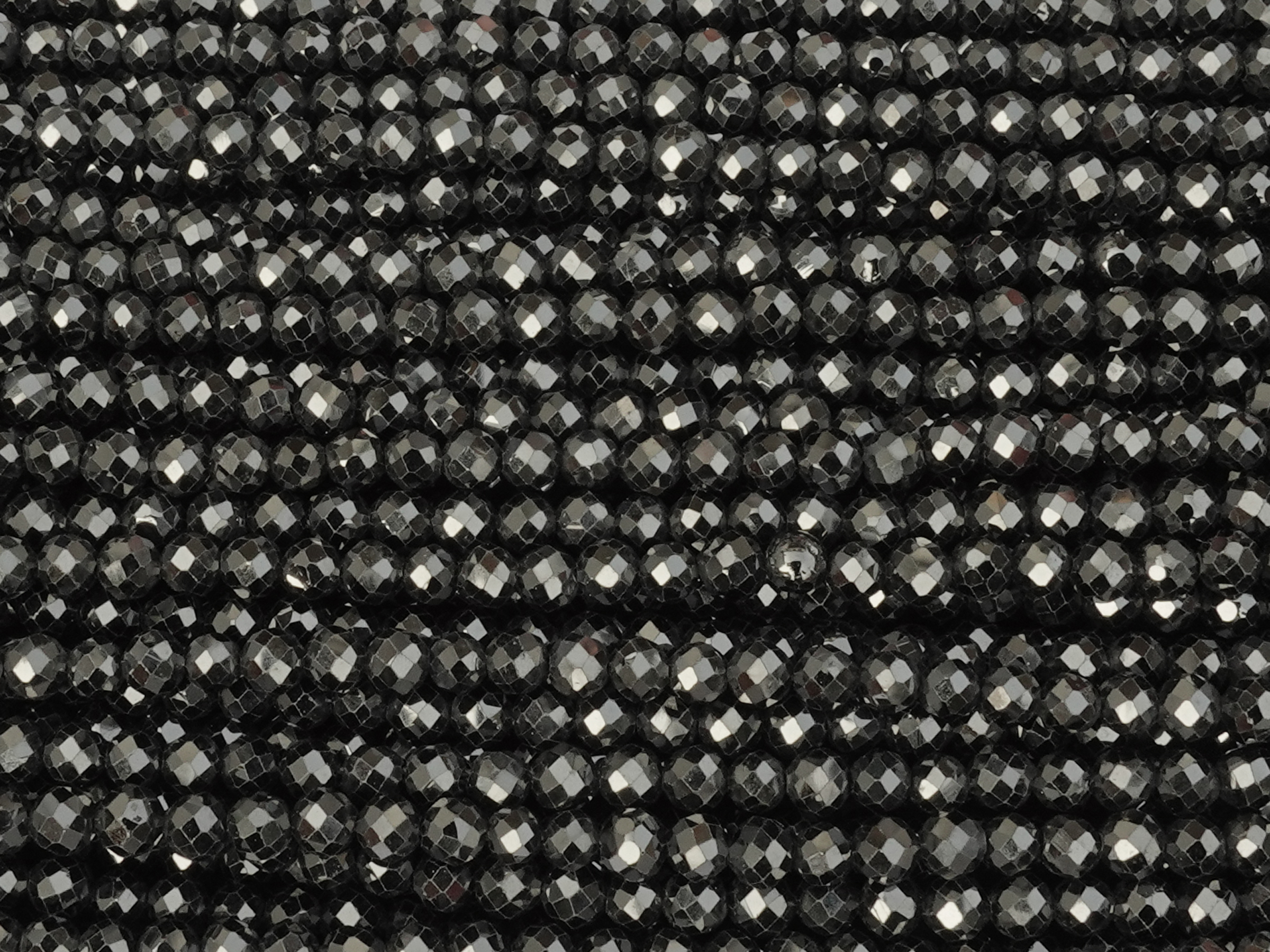 facettierte Zirkonia Perlen 3mm, schwarz