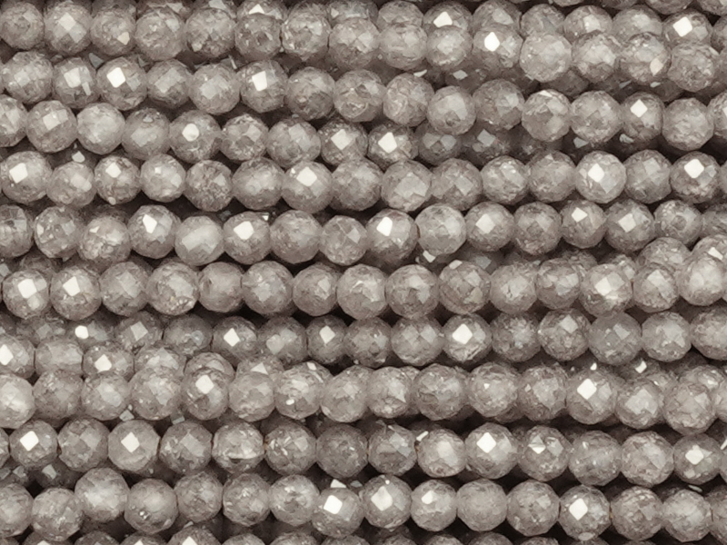 hellgraue, facettierte Zirkonia Perlen 2mm - Nahaufnahme