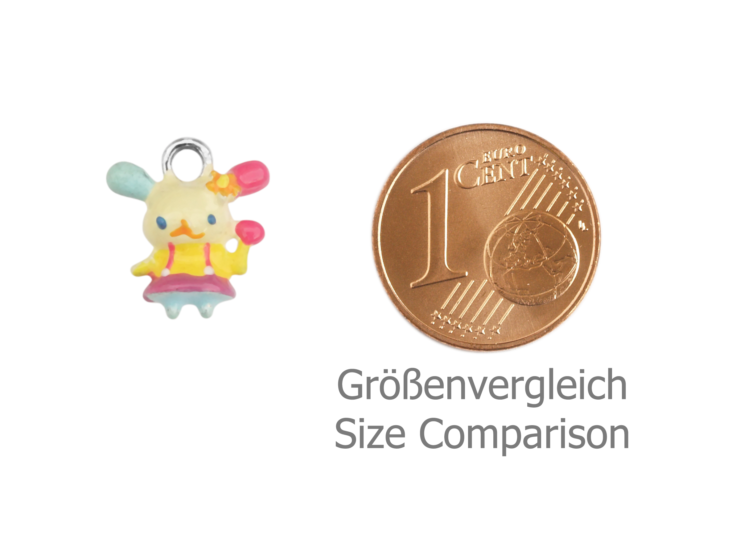 kleiner Charm Anhänger Miss Six Seven - Größenvergleich