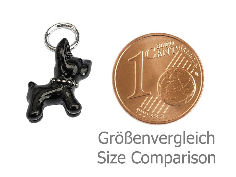 niedlicher kleiner schwarzer Hundeanhänger - Größenvergleich